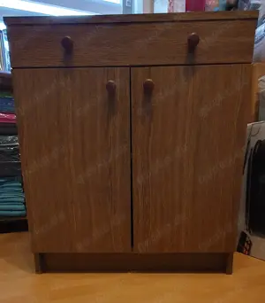 kleine Kommode zu verschenken