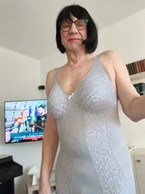 Reife TV Dame sucht reifen Herrn