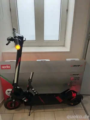 Elektroroller Aprilia Esr2