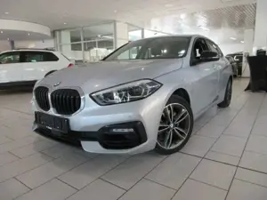 BMW 118 i SportLine LED/NAVI/SHZ/PDC/AHK/STANDHZ/17"