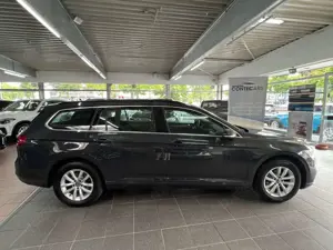 Volkswagen Passat Var. 2.0 TDI Business AHK+Premium Navi