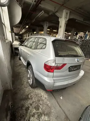 BMW X3 3.0d hat motorschaden Bild 5