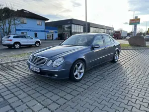 Mercedes-Benz E 240 Elegance (4-Zonen Klima, Standheizung, TÜV 10/26)
