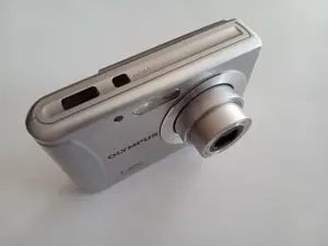 OLYMPUS T-100 12.0 MP silber neuw.+OVP+viele extras+Rechnung Bild 2