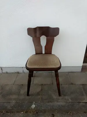 Stühle aus Gaststättenauflösung