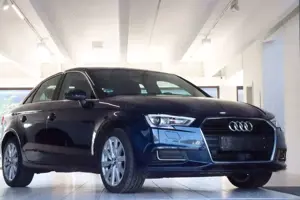 Audi A3 Limousine 30 TDI /Navi/Carbon/Sitzhzg./KAM