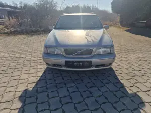 Volvo V70 V70 2.4 Kombi Premium AHK "Fahrbar" FESTPREIS Bild 2 Volvo V70 V70 2.4 Kombi Premium AHK "Fahrbar" FESTPREIS Bild 2