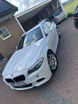 BMW 530 BMW F11 530d mit M-Paket, HUD, AHK, Alcantra