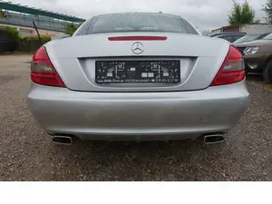 Mercedes-Benz SLK 200 Kompr. Airscarf Bi-Xenon PDC Leder Navi KD neu Bild 5