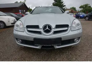 Mercedes-Benz SLK 200 Kompr. Airscarf Bi-Xenon PDC Leder Navi KD neu Bild 2
