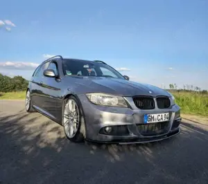 BMW 330 330d xDrive Touring*Keyless Go*