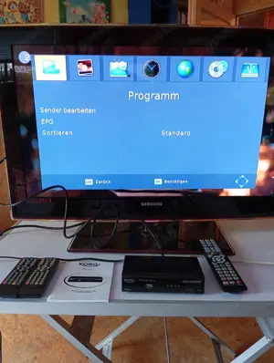 1 Fernseher Samsung 32 Zoll + 1 HDMI Receiver voll funktionsfähig