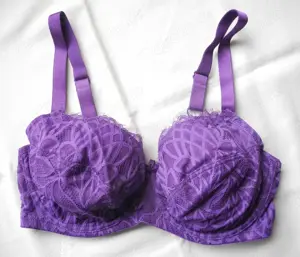  Femininer BH - Violett - Cups mit Spitze - Gr. 80 F - Neu 