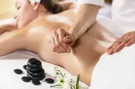 Möchtest du durch eine Massage und dem Lecken deiner Heiligkeit etwas entspannen? 