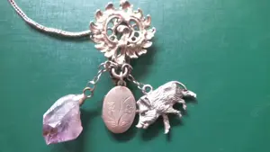 Charivari gestempelt 835 Silber und andere Stempel,-Rockanstecker Tracht-3 Anhänger-nickel und and