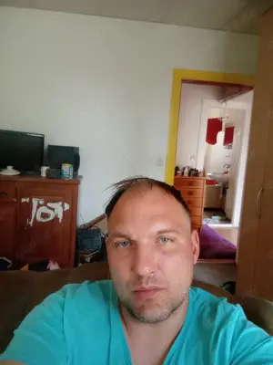 Lutscht du mir42mollig meinen und bietst mir auch noch deinen popppo zum spüren an bei mir zu Hause.