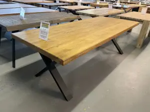 Neu Esstische verschiedene Größen Massivholz Postenware