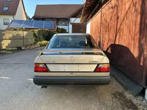 Mercedes-Benz E 300 300 D Turbo Klima TÜV+H Kennzeichen Neu Bild 5