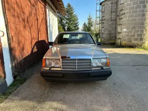 Mercedes-Benz E 300 300 D Turbo Klima TÜV+H Kennzeichen Neu Bild 1