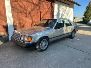 Mercedes-Benz E 300 300 D Turbo Klima TÜV+H Kennzeichen Neu Bild 3