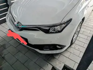 Toyota Auris Hybrid Edition-S+