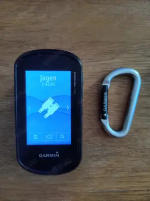 Garmin Oregon 700 inklusive Kartenmaterial, Ladekabel und Garmin Karabiner 