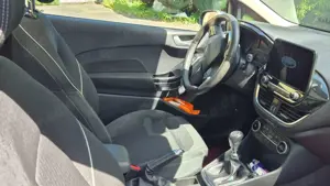 Ford Fiesta Fiesta 1.5 TDCi TITANIUM Bild 3