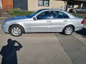 Mercedes-Benz E 280 E 280 (211.054) Bild 4