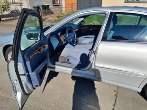 Mercedes-Benz E 280 E 280 (211.054) Bild 3