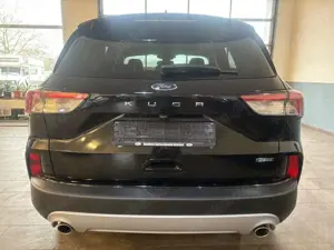 Ford Kuga Plug-In Hybrid Titanium X Bild 3