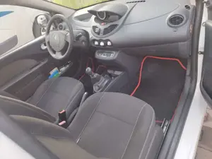 Renault Twingo Twingo 1.2 LEV 16V 75 Yahoo! Bild 2 Renault Twingo Twingo 1.2 LEV 16V 75 Yahoo! Bild 2