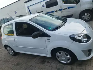 Renault Twingo Twingo 1.2 LEV 16V 75 Yahoo! Bild 3 Renault Twingo Twingo 1.2 LEV 16V 75 Yahoo! Bild 3