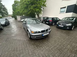 BMW 318 318d Bild 2