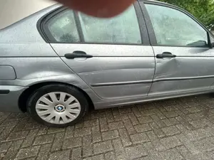 BMW 318 318d Bild 3