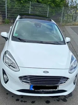 Ford Fiesta Fiesta 1.0 EcoBoost Titanium,Panor.Dach,Navi,Sitzh