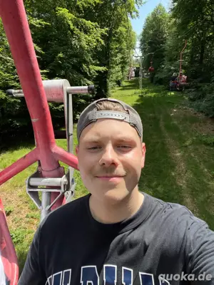 Junger Mann sucht reife Rosen Bild 3