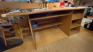 Schreibtisch zu verschenken 