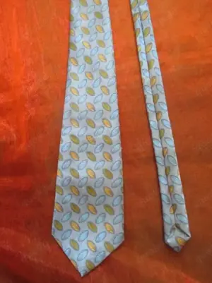 NEU Original 1980er VINTAGE Blätter Druck Seiden Krawatte METZEN serenity hell- blau gold- vanille