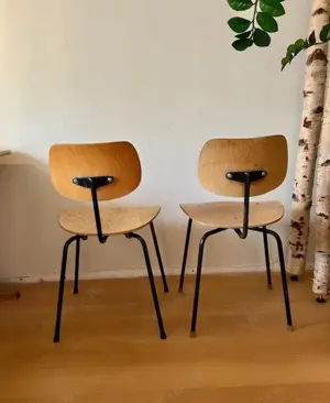 Designklassiker! Holzstühle mit Metallgestell