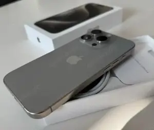 IPhone 15 pro Titan Natur pck