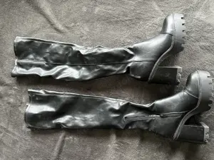 Chats und gebrauchte Slips, BHs, Nylons, Stiefel, Heels und vieles mehr - TG
