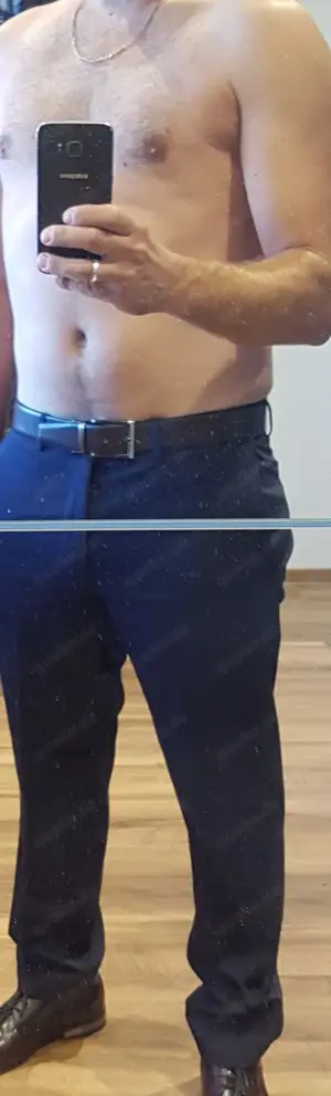 Suche Aktiven Reiferen gebildeten Herren 