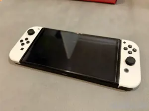 Nintendo Switch OLED (5 Monate alt!)