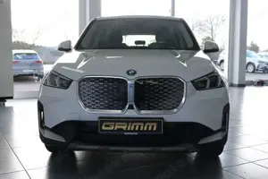 BMW iX1 xDrive30   Head-Up DAB LED RFK Komfortzg. Bild 3