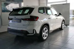 BMW iX1 xDrive30   Head-Up DAB LED RFK Komfortzg. Bild 5