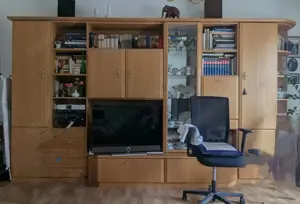 Schöner großer Wohnzimmer Schrank 