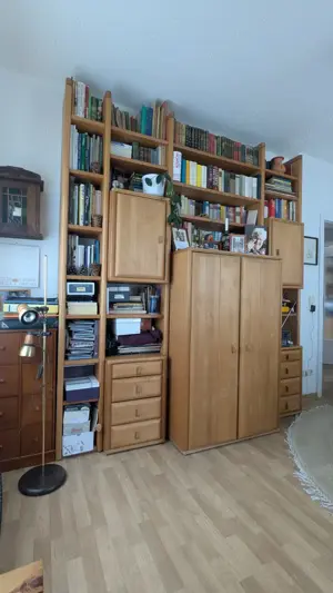 Schöner großer Schrank, Bücher,PC oder tv