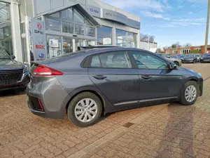 Hyundai IONIQ Trend Hybrid*TÜV 03.2026*Automatik*Navigation Bild 4