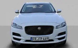 Jaguar F-Pace 20D PORTFOLIO AWD PANO Bild 2