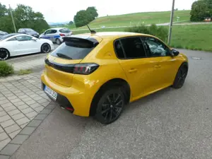 Peugeot 208 208 PureTech 100 GT Bild 5